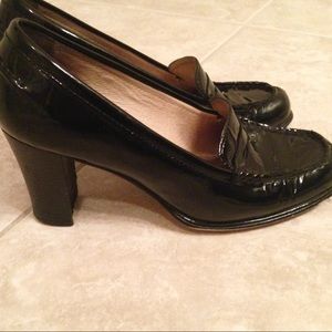 Michael Kors Black Patent Leather Pumps.